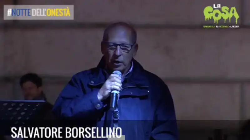 salvatore borsellino a piazza del popolo con i grillini