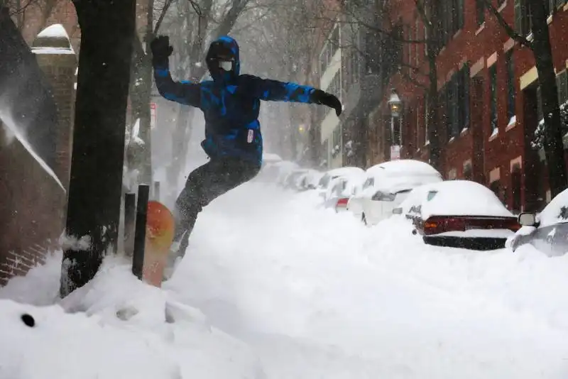 skateboard per le vie di boston