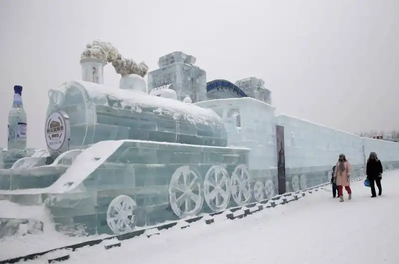 treno di ghiaccio sul fiume songhua