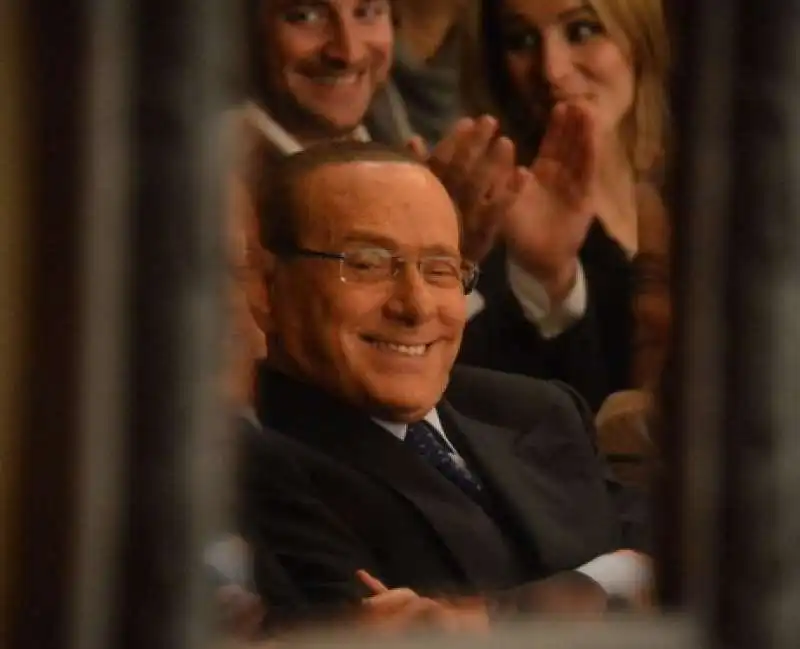 berlusconi al bagaglino con pingitore  6