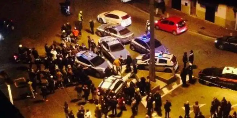 ECUADORIANO PROTESTA ANTI STRANIERI GENOVA