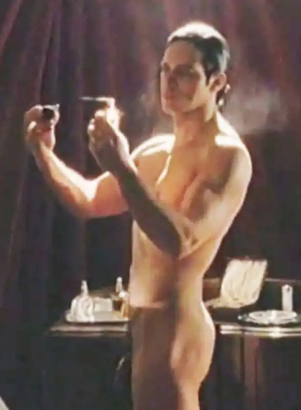 gabriel garko nudo in rodolfo valentino