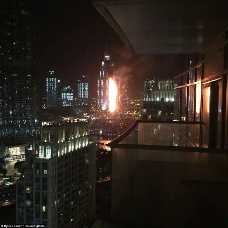 incendio in un hotel a Dubai