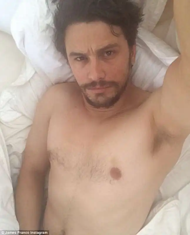 james franco selfie a letto