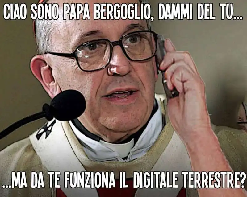 papa  bergoglio  al telefono 