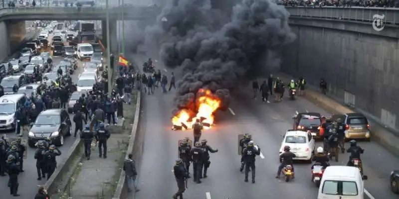 taxi contro uber manifestazioni e scioperi a parigi  1