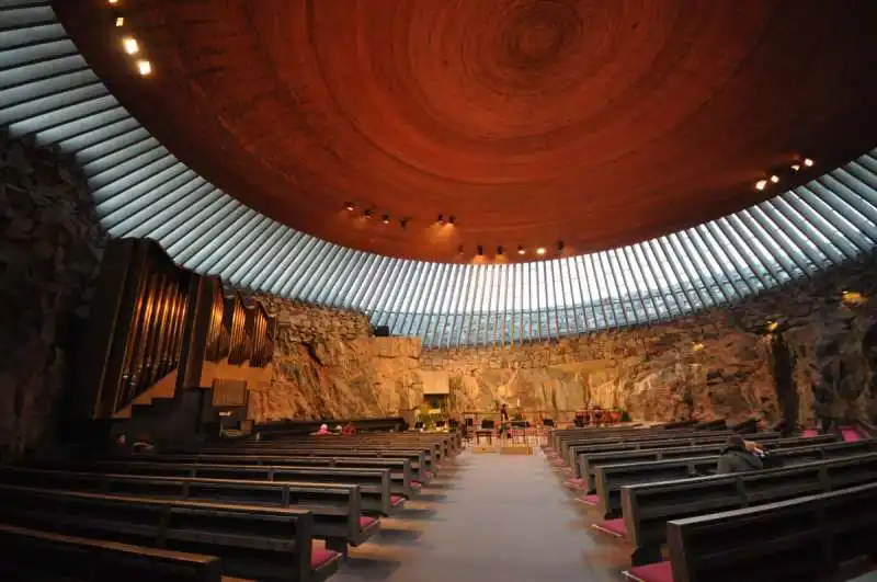 temppeliaukio church in helsinki