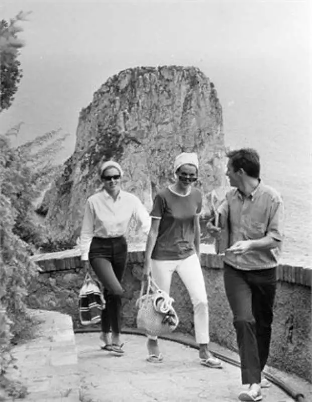 Alice ed Ellen Kesseler, Umberto Orsini, 1959. Sandals in Capri