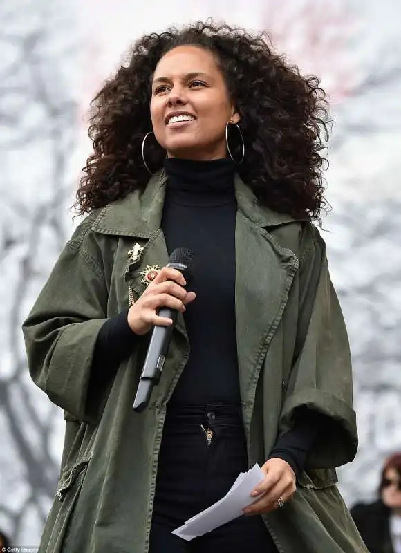 ALICIA KEYS ALLA MARCIA DELLE DONNE CONTRO TRUMP 1227