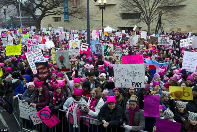 ALLA MARCIA DELLE DONNE CONTRO TRUMP