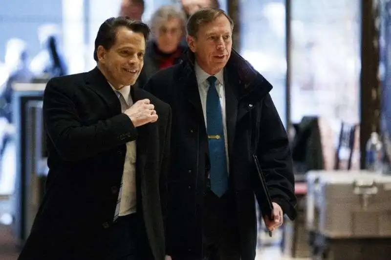 anthony scaramucci con petraeus