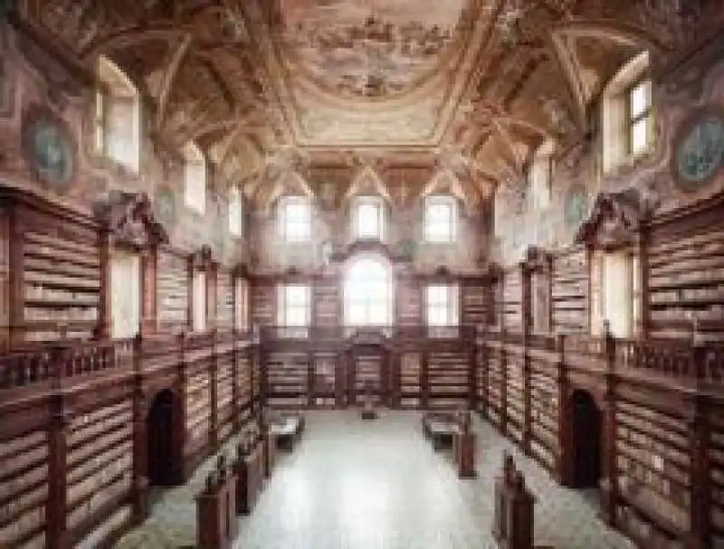 BIBLIOTECA GIROLAMINI 1