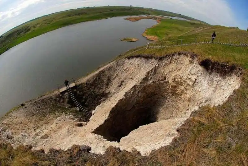 CAVA DI CRISTALLI IN RUSSIA