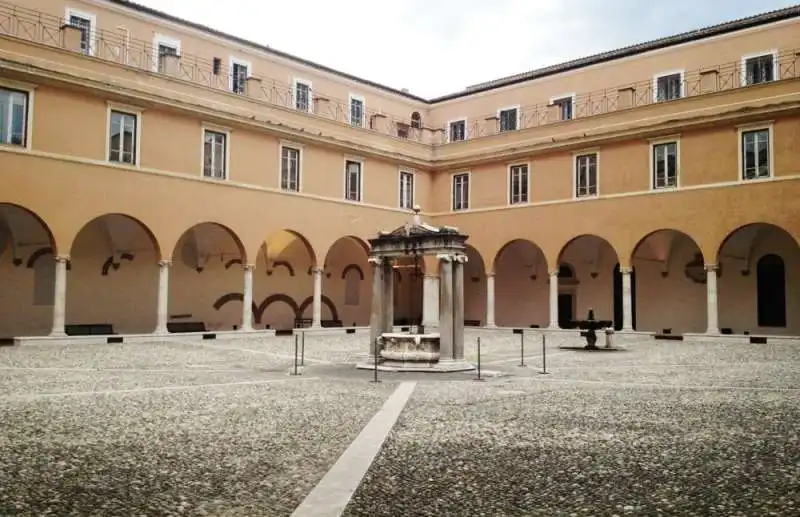 chiostro di san pietro in vincoli