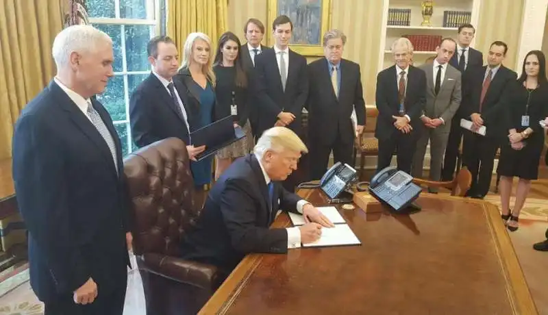 donald trump firma  l executive order sul keystone xl