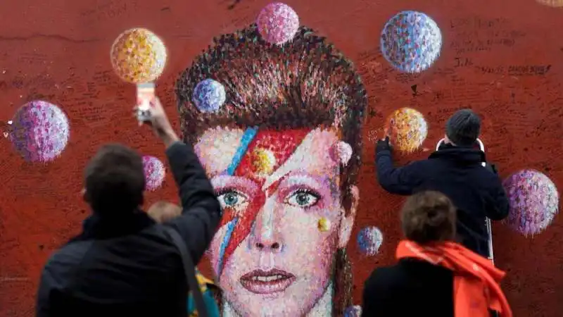 GRAFFITO BOWIE