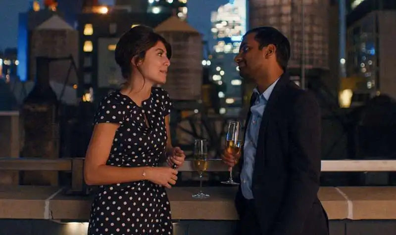 AZIZ ANSARI MASTER OF NONE CON LA MASTRONARDI