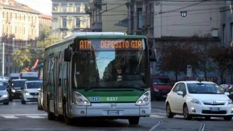 bus milano