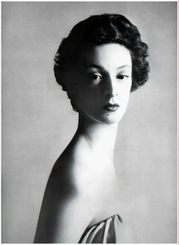 marella agnelli by richard avedon