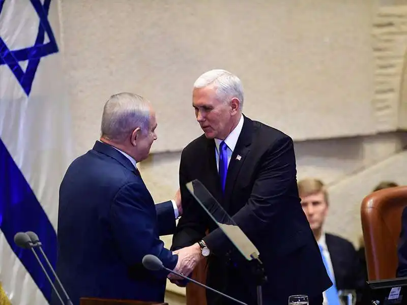 NETANYAHU E MIKE PENCE 