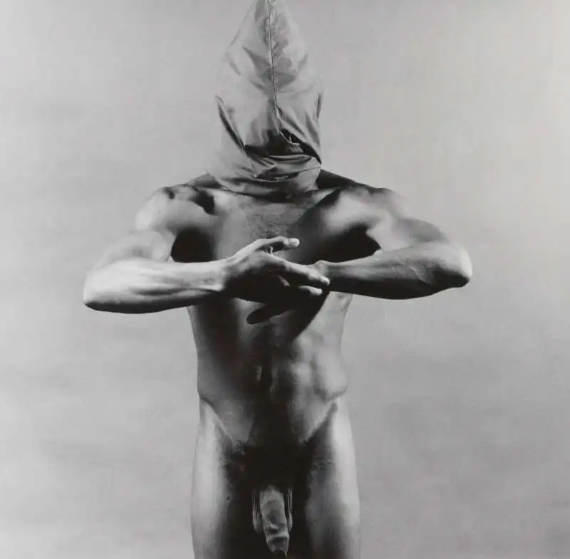 robert mapplethorpe hooded man