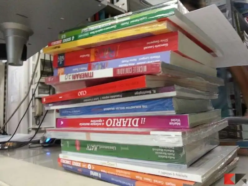 SCUOLA - LIBRI DI TESTO 