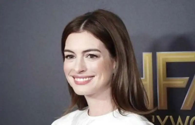 anne hathaway