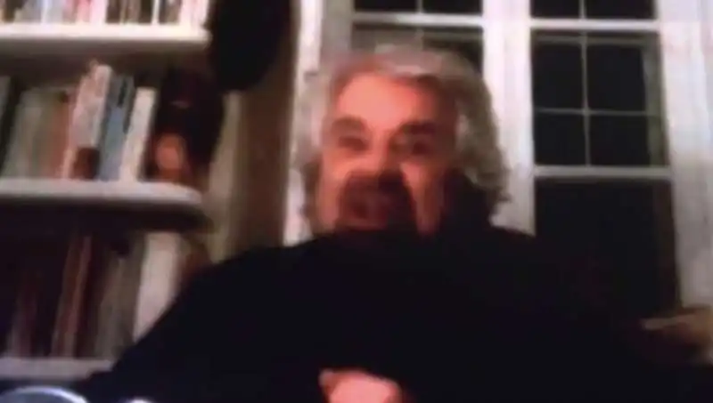 beppe grillo via skype all'evento sul reddito di cittadinanza 2