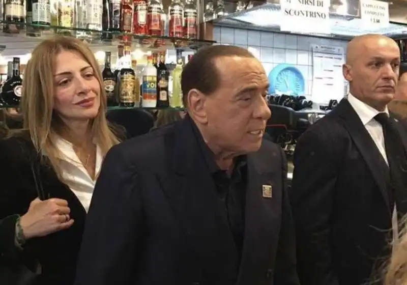 berlusconi a pirri in sardegna 1