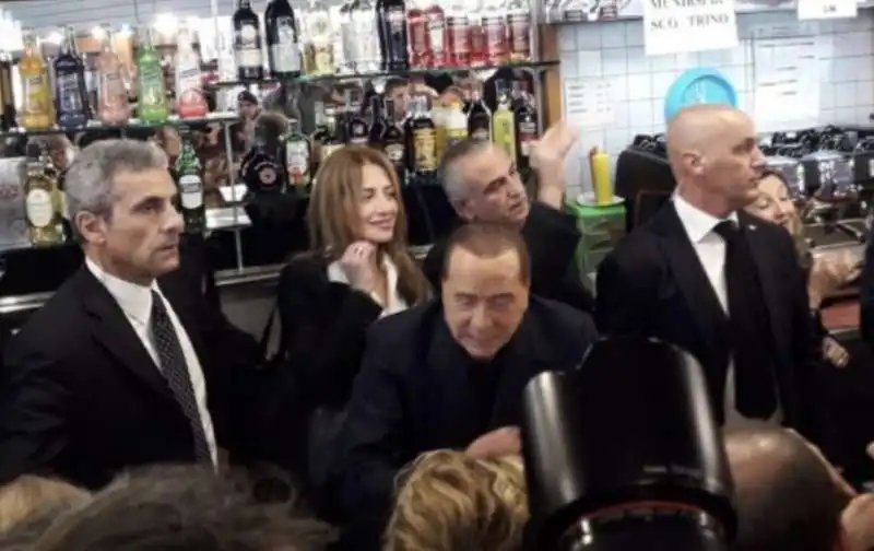 berlusconi a pirri in sardegna 3