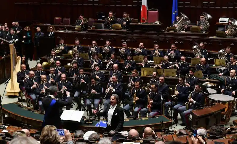 concerto banda musicale della polizia per la giornata nazionale della bandiera (1)