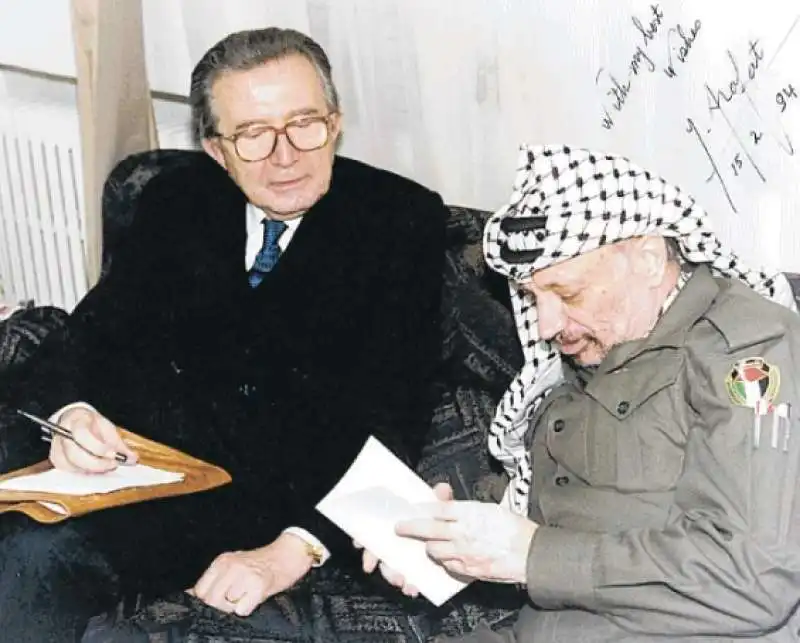 GIULIO ANDREOTTI E ARAFAT