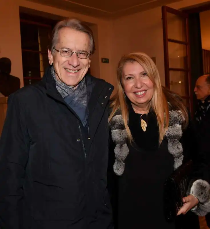 giulio terzi di sant agata con la moglie antonella cinque