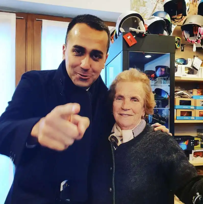 LUIGI DI MAIO CON LA SIGNORA ROSETTA