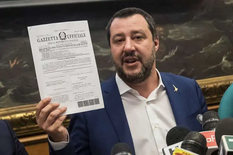 matteo salvini conferenza stampa quota 100