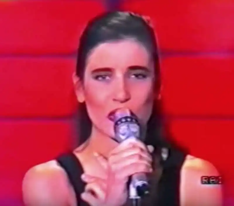 PAOLA TURCI NEL 1987