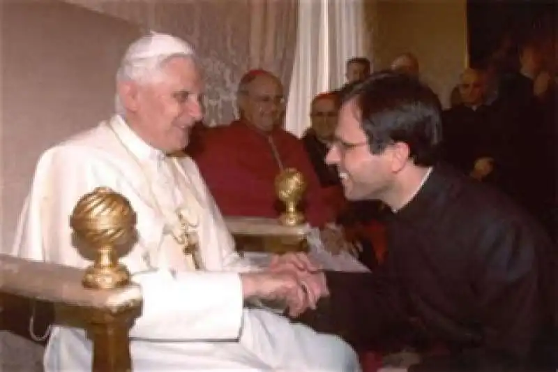 PAPA RATZINGER E PADRE HERMANN GEISSLER