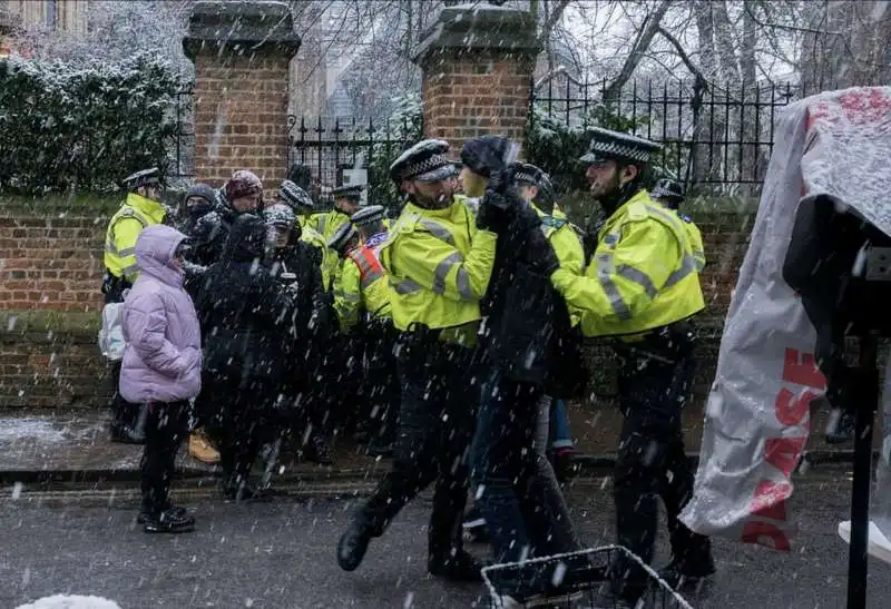 proteste per il discorso di marion marechal le pen a oxford 7