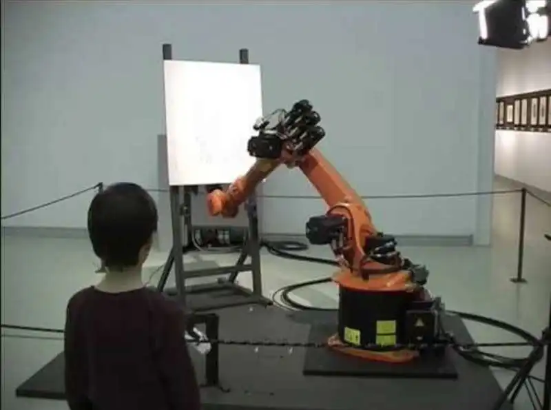 robot artista 7