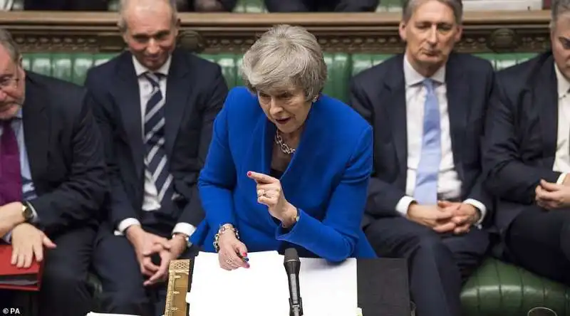 theresa may alla camera dei comuni