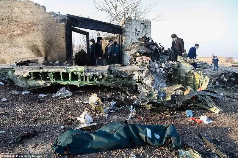 AEREO UCRAINO PRECIPITA A TEHERAN 10