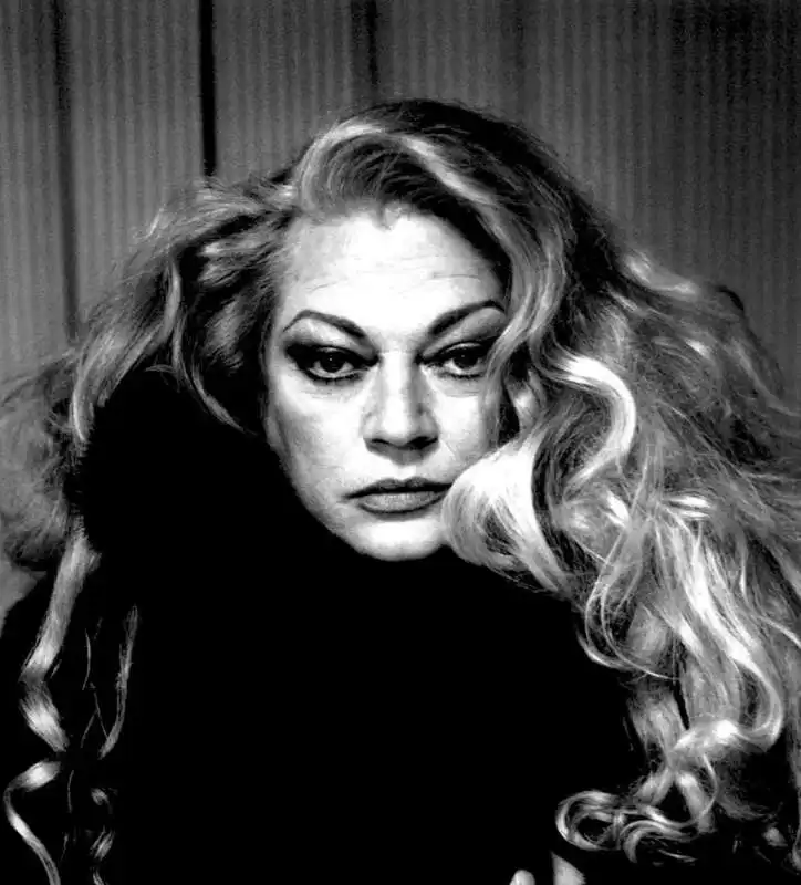 anita ekberg by helmut newton