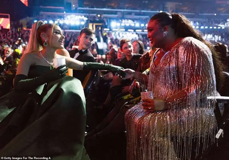 ariana grande e lizzo 