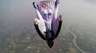 base jumper 1