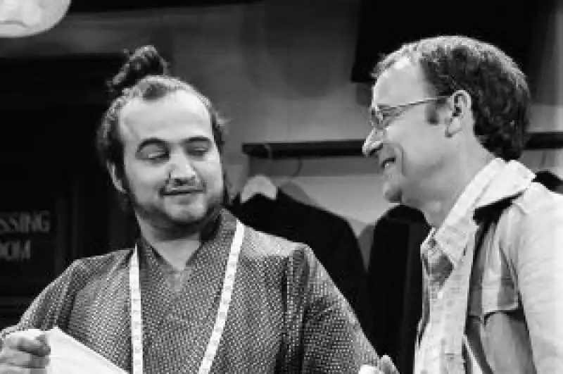 buck henry con john belushi 1