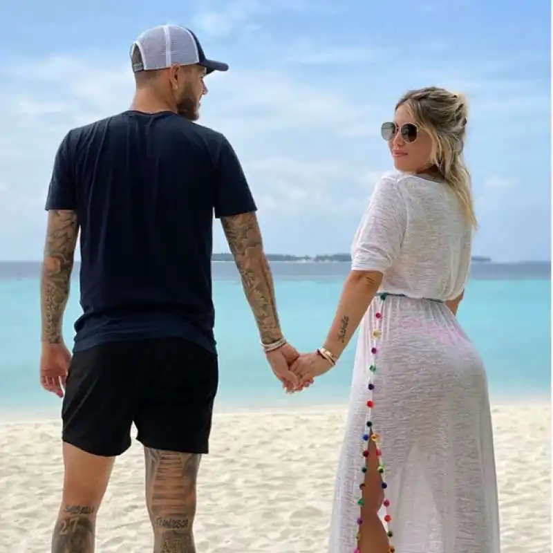 CAPODANNO ALLE MALDIVE - MAURO ICARDI E WANDA NARA