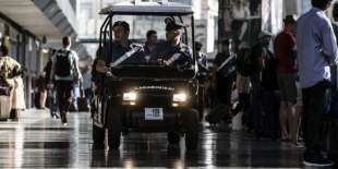 carabinieri alla stazione termini di roma