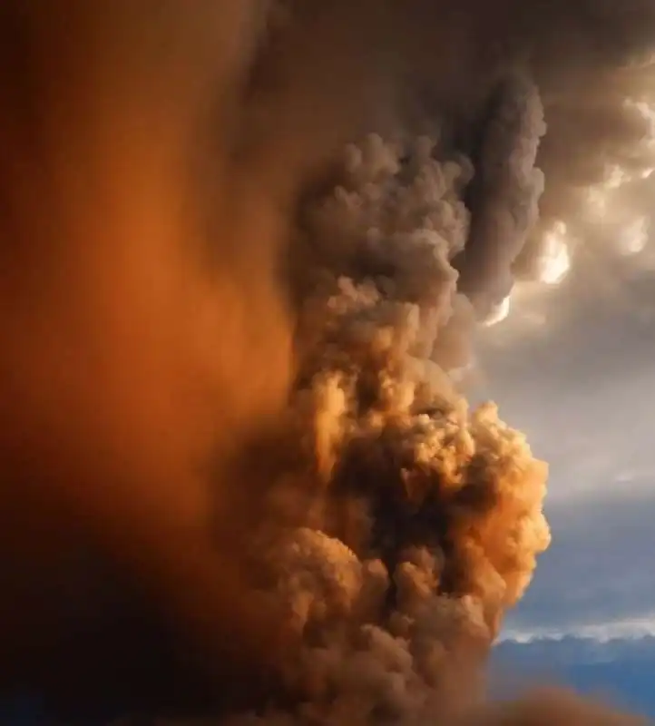 eruzione vulcano taal nelle filippine 4