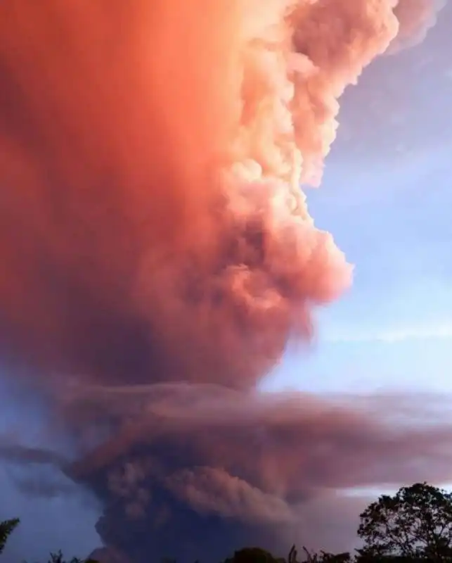 eruzione vulcano taal nelle filippine 6