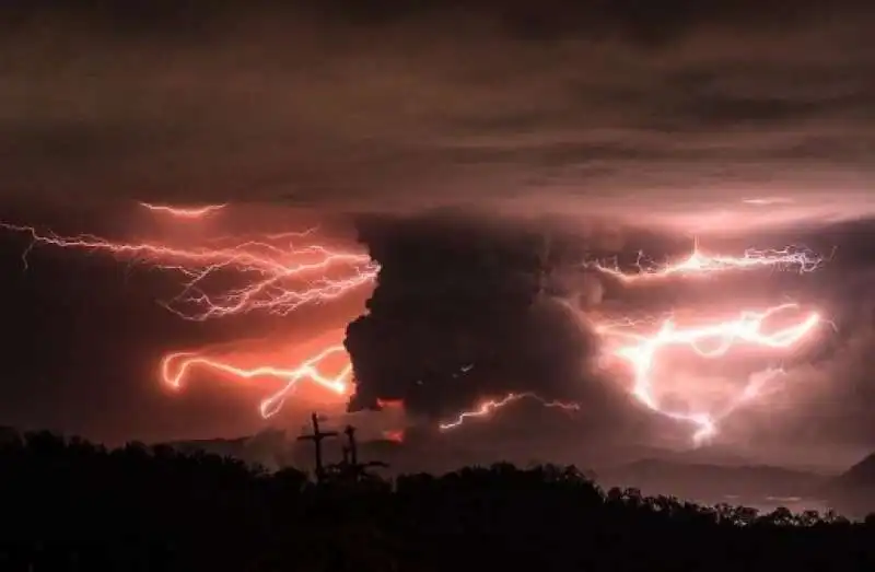 eruzione vulcano taal nelle filippine 7